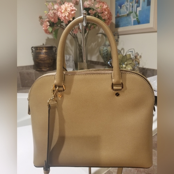 12/17/25 GIVAWAY! ANY PURCHASE WILL QUALIFY YOU TO ENTER Michael kors crossbody - Picture 11 of 13